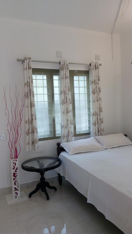 Coconut Garden Apartment Cherai Beach Exterior photo