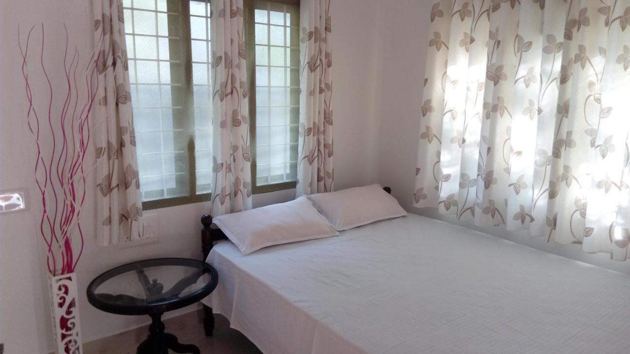 Coconut Garden Apartment Cherai Beach Exterior photo