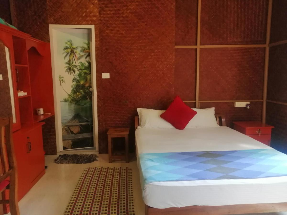 Coconut Garden Apartment Cherai Beach Exterior photo